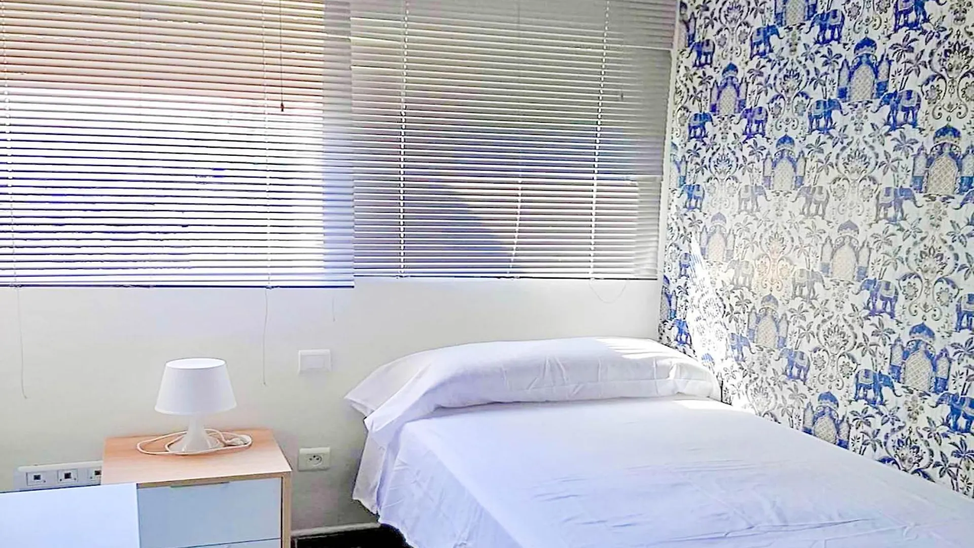 Sol & Beach Apt- Coastal Retreat By The Sea Εστεπόνα 0*,
